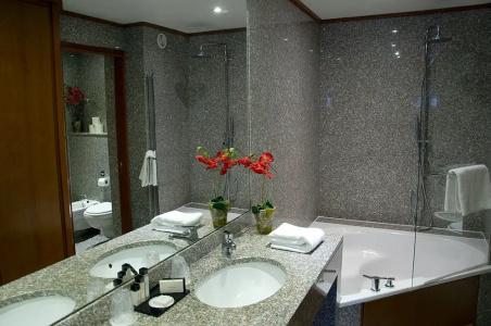 Goldstar  & Suites - 41