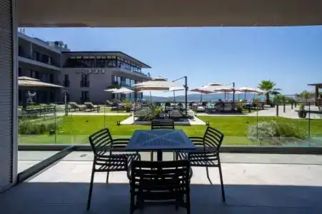 Royal Blue & Residences - 54