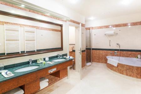 Carlsbad Plaza Medical Spa & Wellness - 63