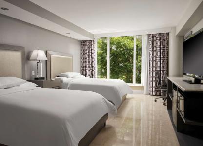 DoubleTree by Hilton Grand Biscayne Bay - 43