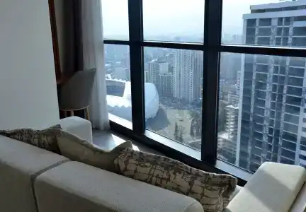 Season Suite Apart - 49
