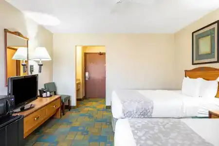 La Quinta By Wyndham East - 23
