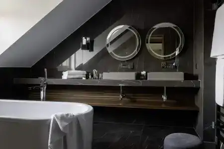 D Geneva - 81