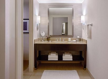 DoubleTree by Hilton Houston Greenway Plaza - 44