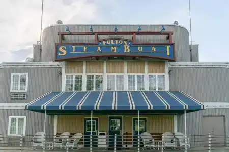 Fulton Steamboat Inn - 0