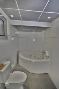 St George Spa & Beach Resort - 16