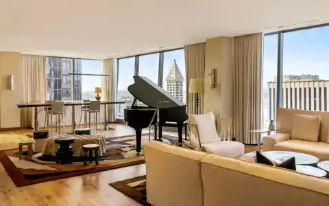 Lotte Seattle - 101