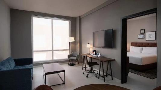 Four Points by Sheraton - 53