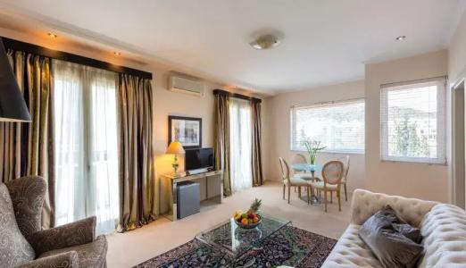 Best Western Plus Embassy - 64