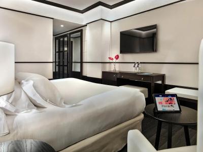 H10 Marina Barcelona - 37