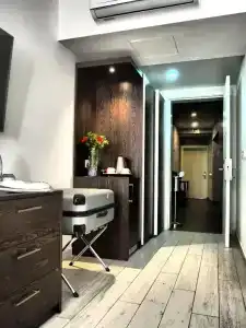 Adelphi Boutique - 12