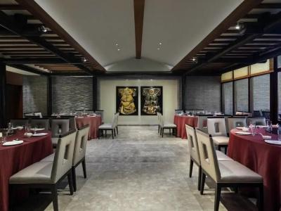 Pullman Oceanview Sanya Bay Resort & Spa - 23