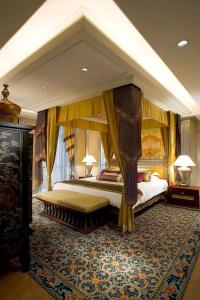 The Duchess - Sha Plus - 68