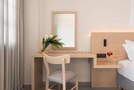 Aeifos Boutique - 42