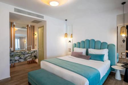 Cresanto Luxury Suites - 46