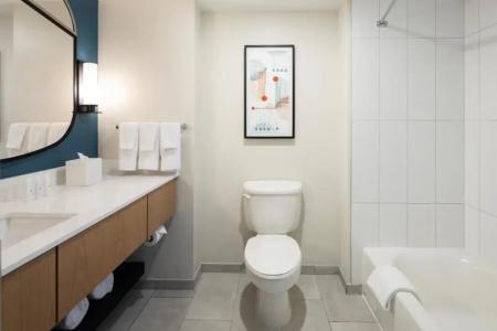 Crowne Plaza Orlando-Universal, An Ihg - 9