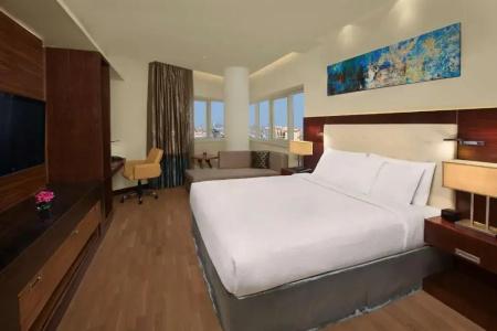 DoubleTree by Hilton and Residences Dubai – Al Barsha - 40