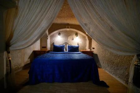 Holiday Cave - 95