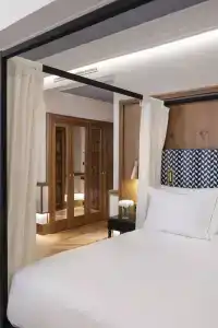 Palacio Solecio, a Small Luxury of the World - 62