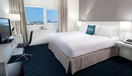 Yve Miami - 38