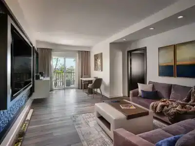 Sunset Marquis - 80