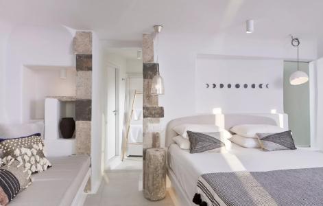 Cosmopolitan Suites - Small Luxurys of the World - 38