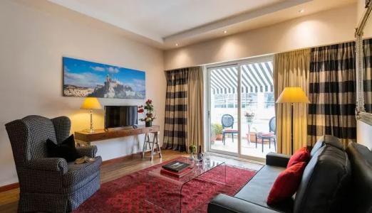 Best Western Plus Embassy - 77