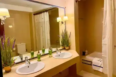 Le Convivial - Wine and Spa Experience Suites - 16