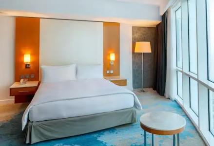 Hilton - 30