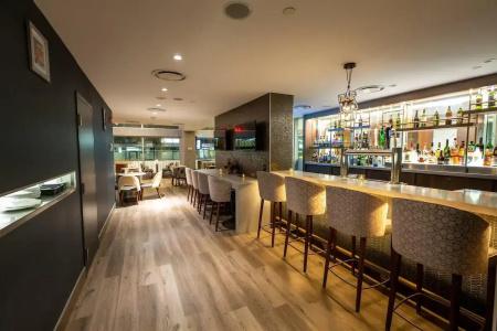 Holiday Inn Downtown Centre By Ihg - 9