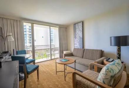 Embassy Suites by Hilton Waikiki Beach Walk - 32