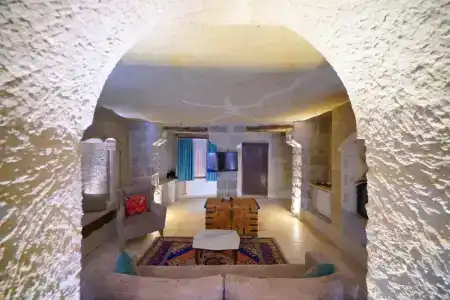Holiday Cave - 142