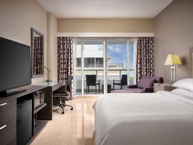 DoubleTree by Hilton Grand Biscayne Bay - 72