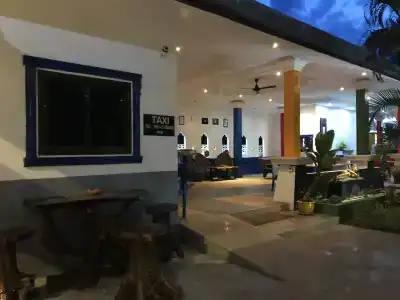 Tropical Palm Resort - 7