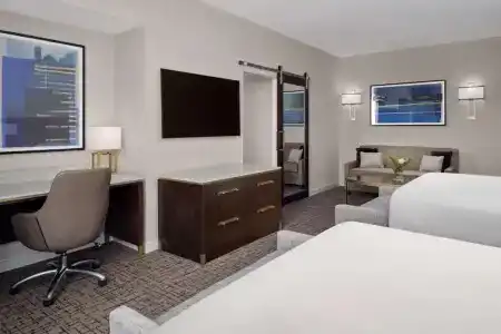Hilton Indianapolis & Suites - 62
