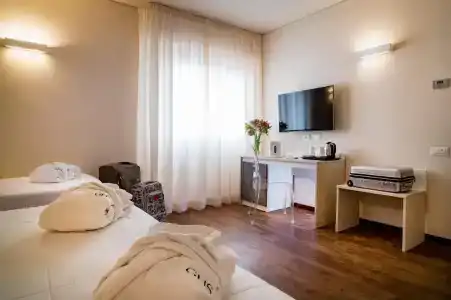 Astoria Palace - 6