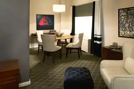 Fifty & Suites by Affinia - 10
