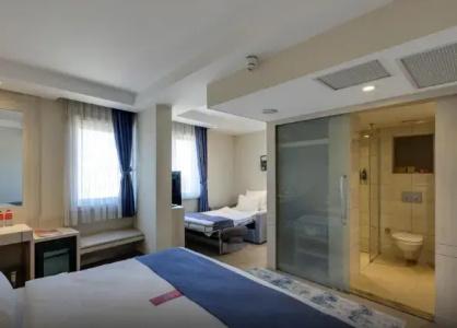 Ramada by Wyndham Istanbul Old City - 53