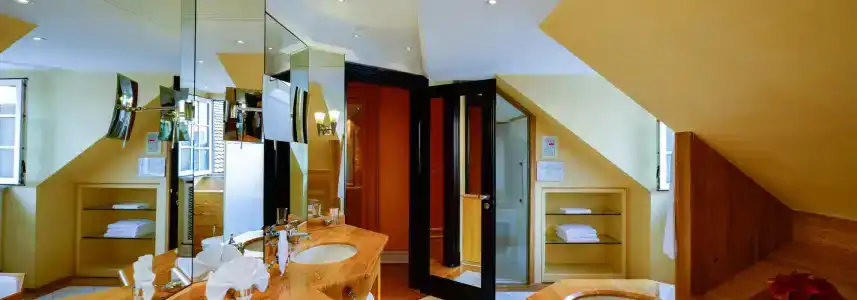 Bayerischer Hof - 112