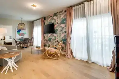 The Savoy & Beach Club - 17