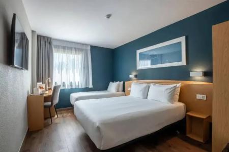 Travelodge Alicante Puerto - 78