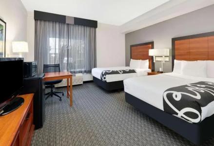 La Quinta by Wyndham Dallas North Central - 21