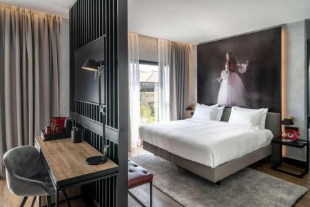 Paseo del Arte, a member of Radisson Individuals - 1
