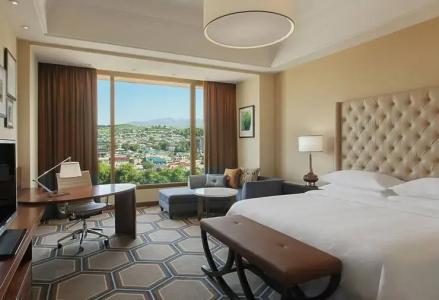 Hilton - 40