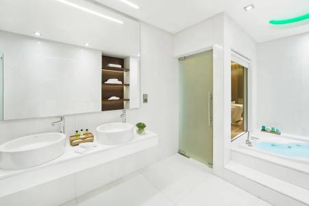 Four Points by Sheraton - 39