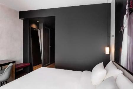 Paseo del Arte, a member of Radisson Individuals - 32