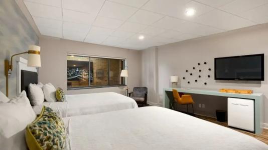 Riverwalk Plaza - 104