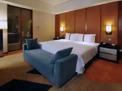 Holiday Inn Qingdao City Center, An Ihg - 80