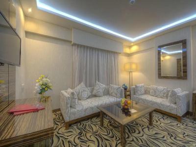 Orchid Vue - 24