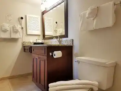 Parc Corniche Condominium Suites - 98